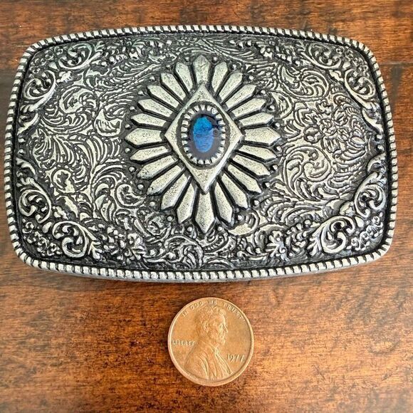 Western Concho Buckle - Antique Silver Tone Turquoise Accent main image 7